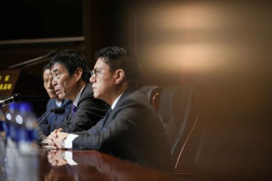 罗马诺指出：“2024年切尔西会在中卫的位置上寻求引援，现在可以了解到葡体中卫迪奥曼德与蓝军联系在了一起，但到目前为止我还没有听说任何有关转会的实质性讨论，让我们看看二者间的联系是否会更具体。